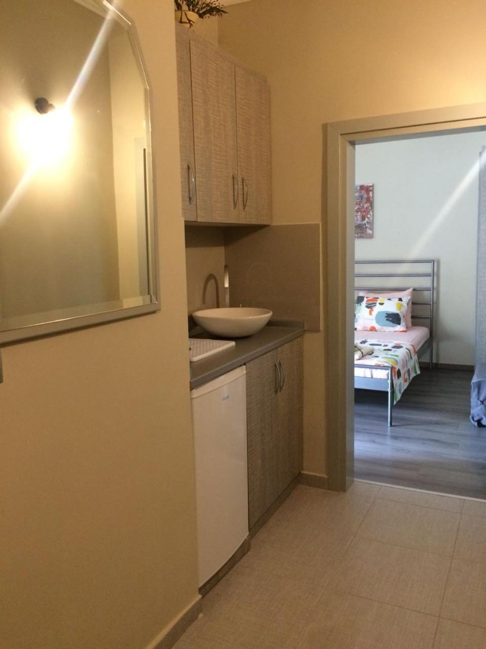 Petro'S Apartment Korça Kültér fotó